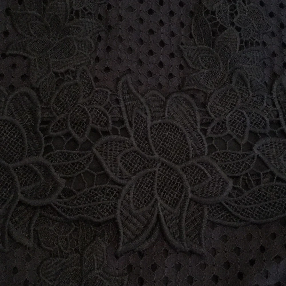 ANN TAYLOR | Mixed Lace Shell / Lace Top - Picture 10 of 10